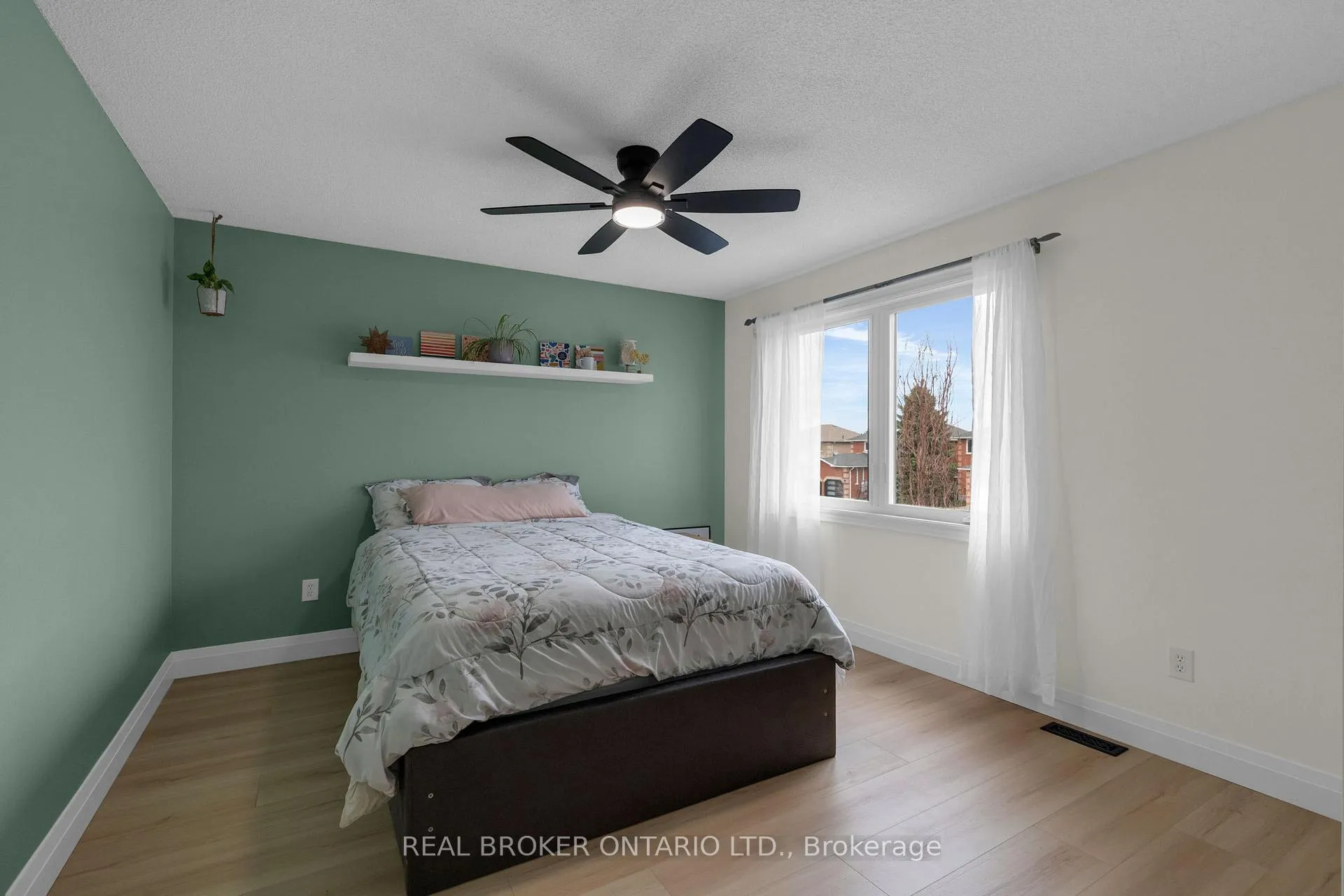 Photo 20 of 32 Black Willow Drive, Barrie, Holly — HOMEH