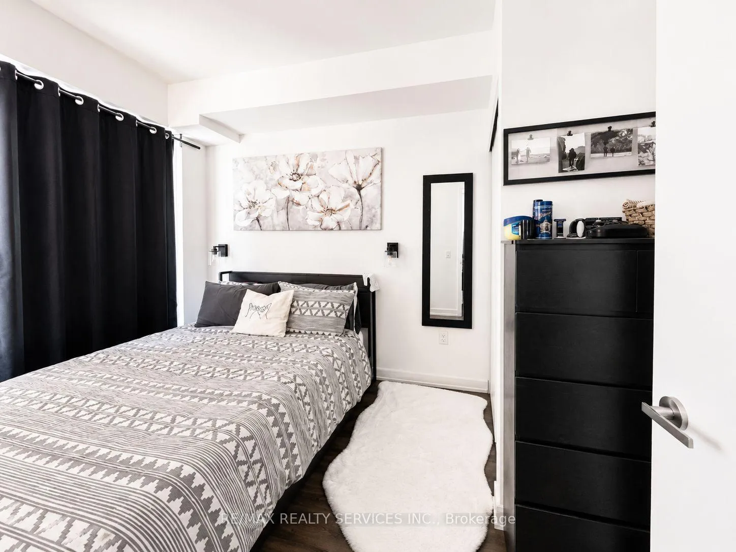 Photo 5 of Unit 512, 448 Burnhamthorpe Road W, Mississauga, City Centre — HOMEH