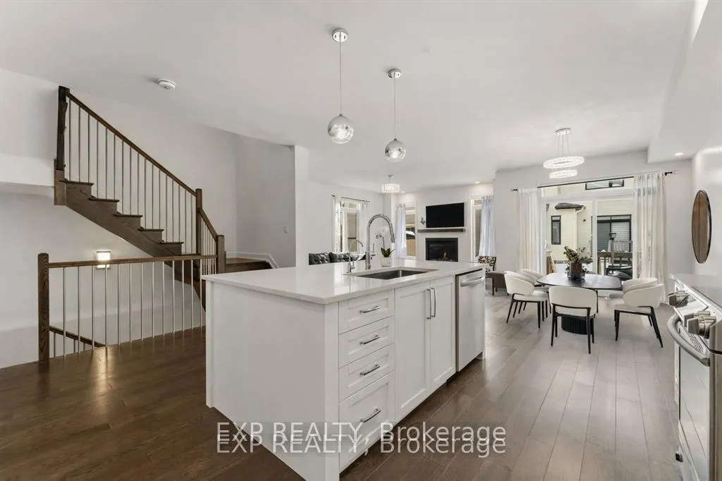 Photo 5 of 911 Duxbury Lane, Ottawa, Riverside South/Gloucester Glen — HOMEH