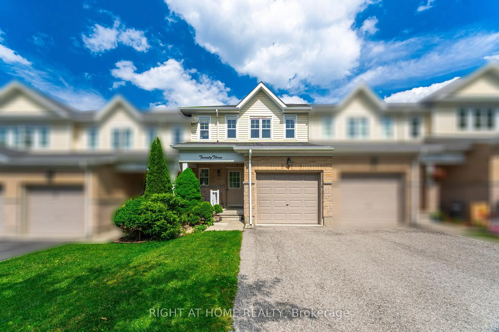 Photo 2 of 23 Peartree Court, Barrie, Allandale Heights — HOMEH