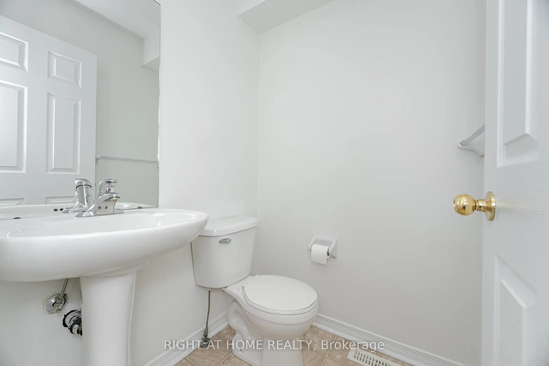 Photo 19 of 23 Peartree Court, Barrie, Allandale Heights — HOMEH