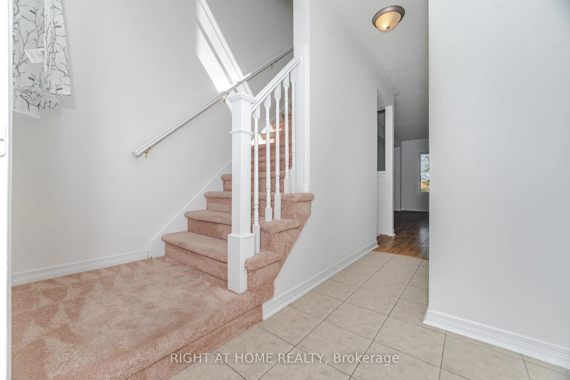 Photo 20 of 23 Peartree Court, Barrie, Allandale Heights — HOMEH