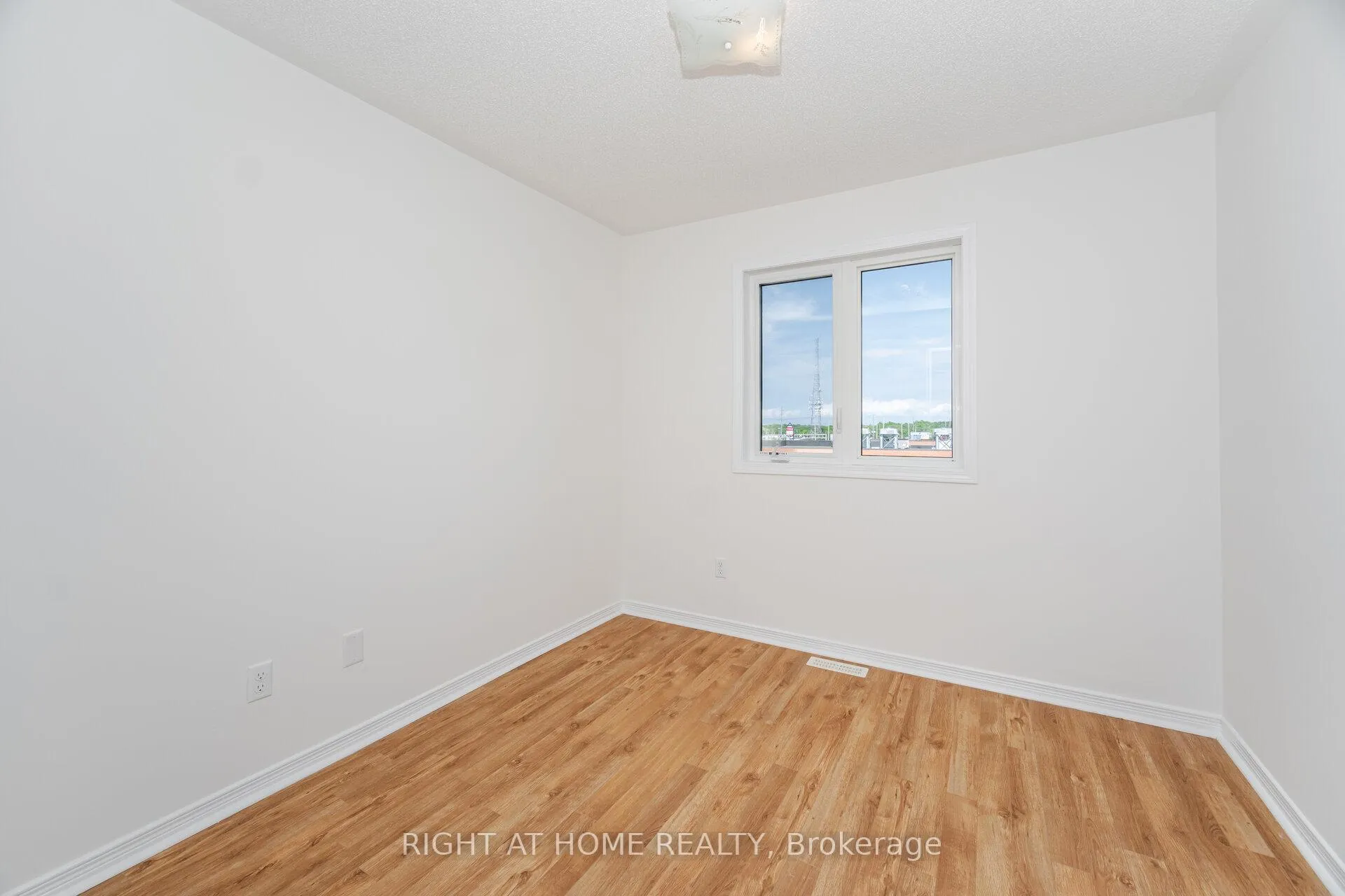 Photo 26 of 23 Peartree Court, Barrie, Allandale Heights — HOMEH