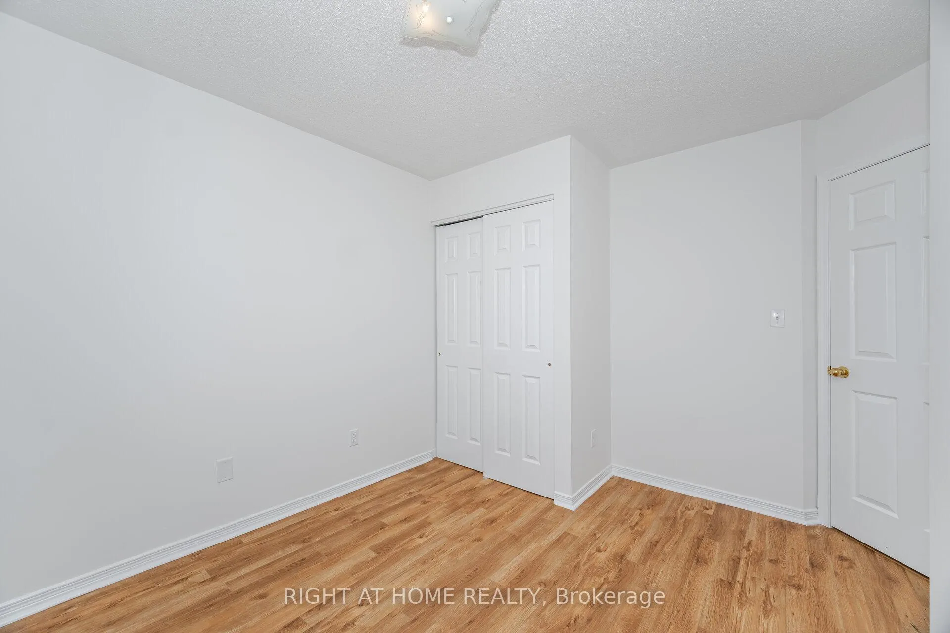 Photo 29 of 23 Peartree Court, Barrie, Allandale Heights — HOMEH