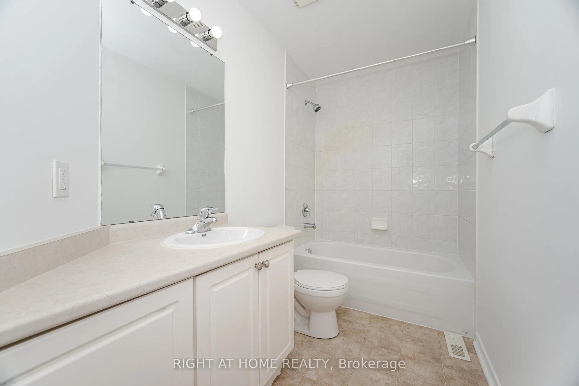 Photo 30 of 23 Peartree Court, Barrie, Allandale Heights — HOMEH