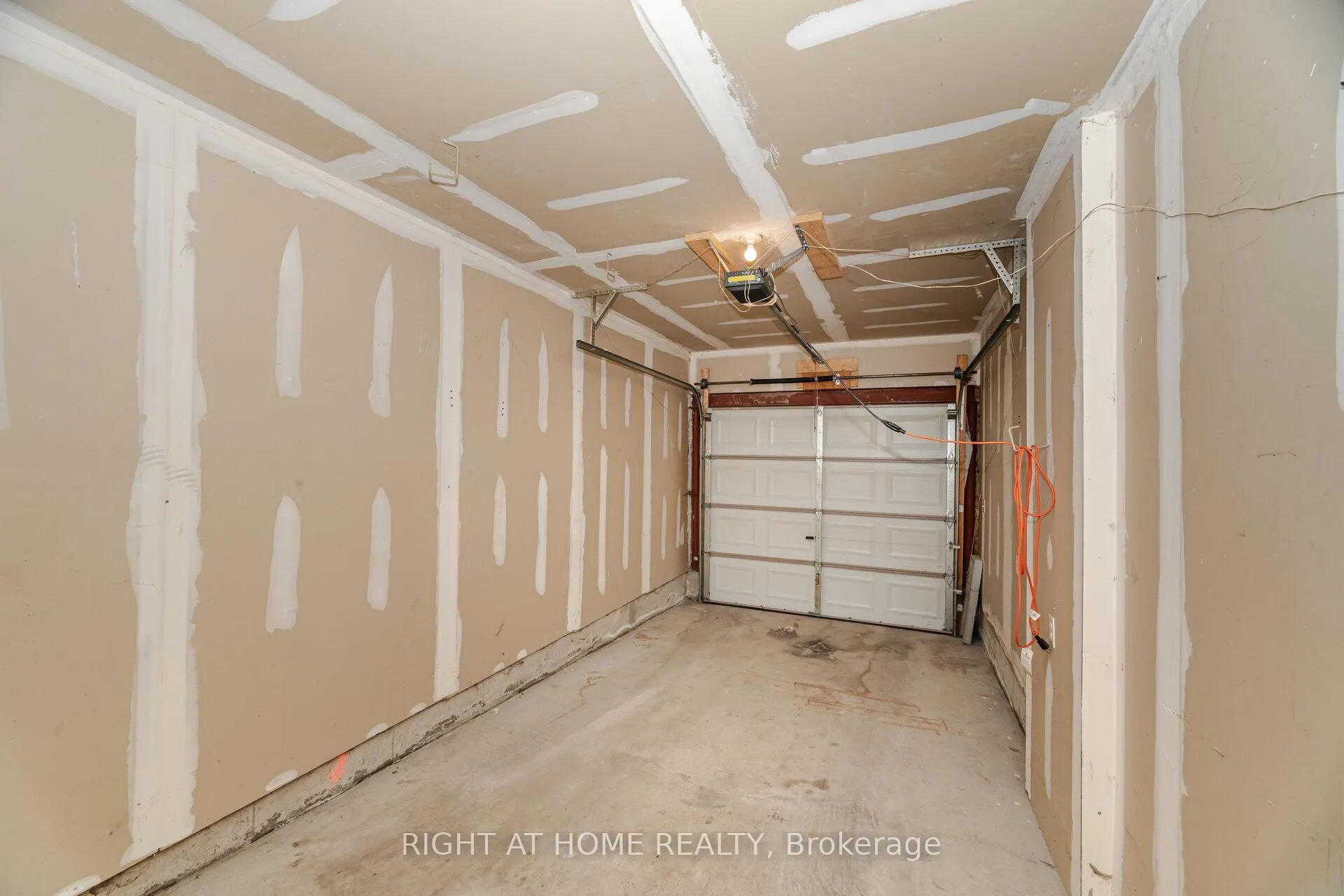 Photo 37 of 23 Peartree Court, Barrie, Allandale Heights — HOMEH