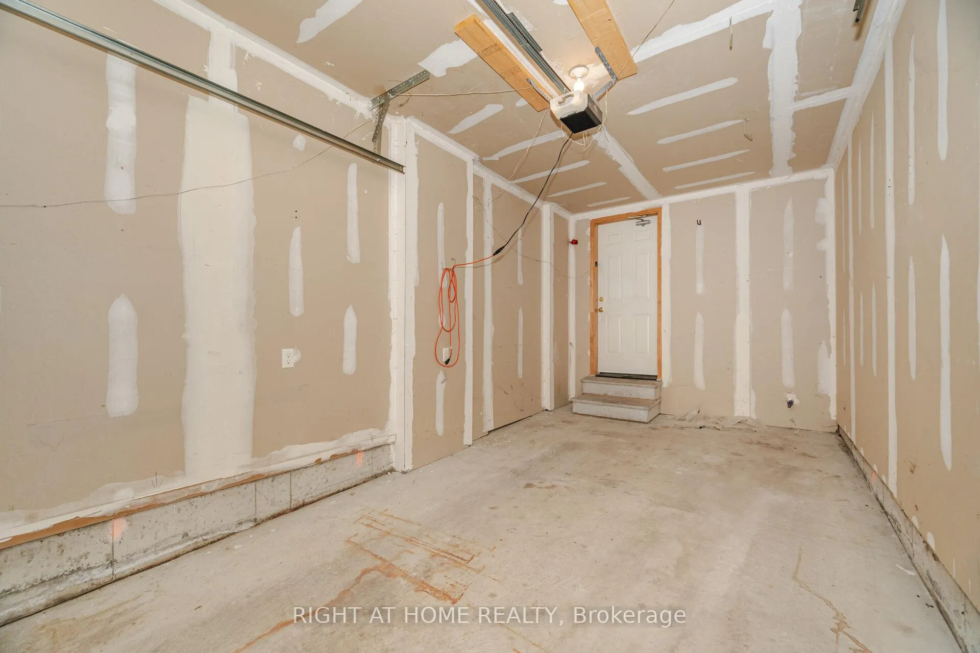 Photo 38 of 23 Peartree Court, Barrie, Allandale Heights — HOMEH