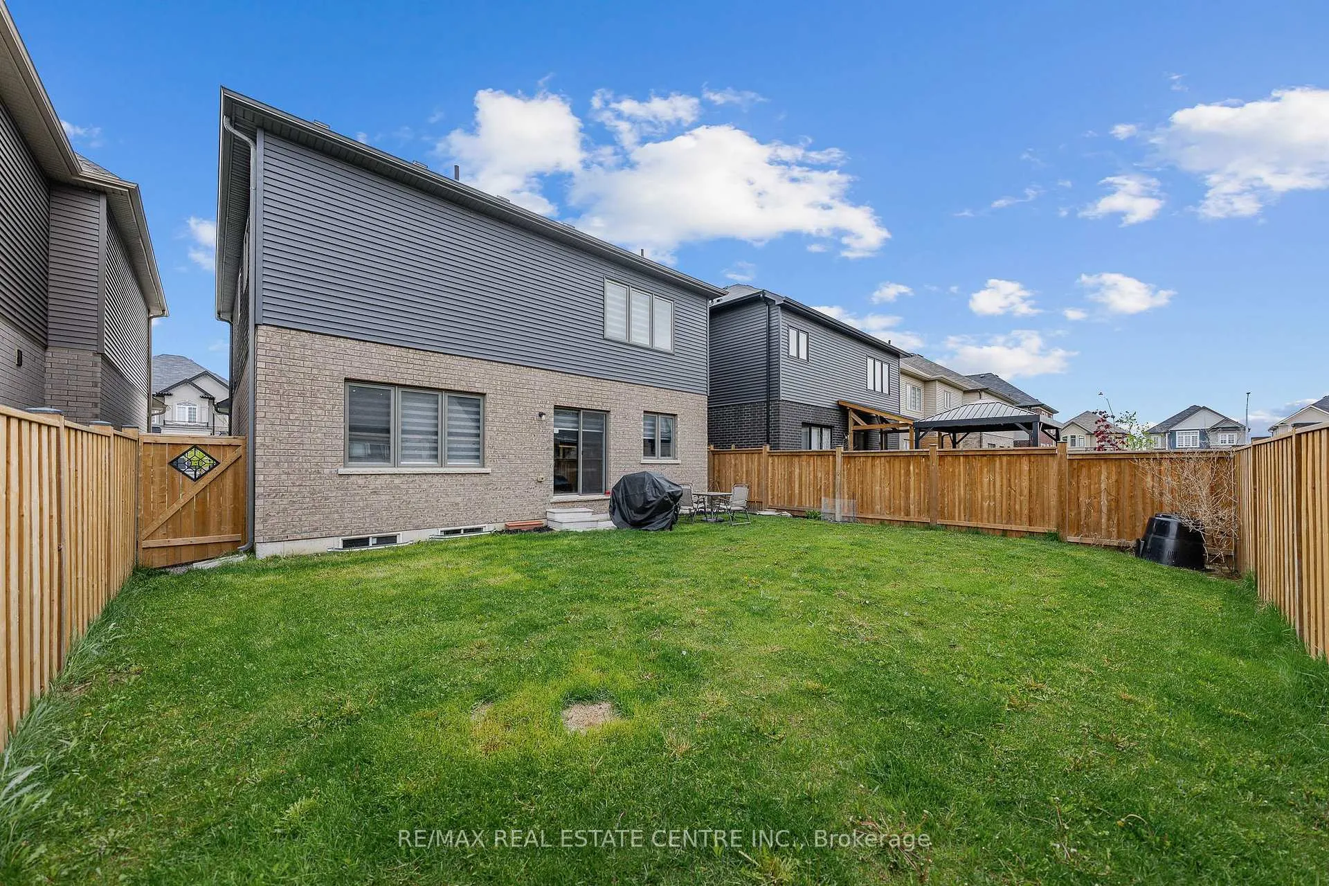 Photo 34 of 55 Scenic Ridge Gate, Brant, Paris — HOMEH