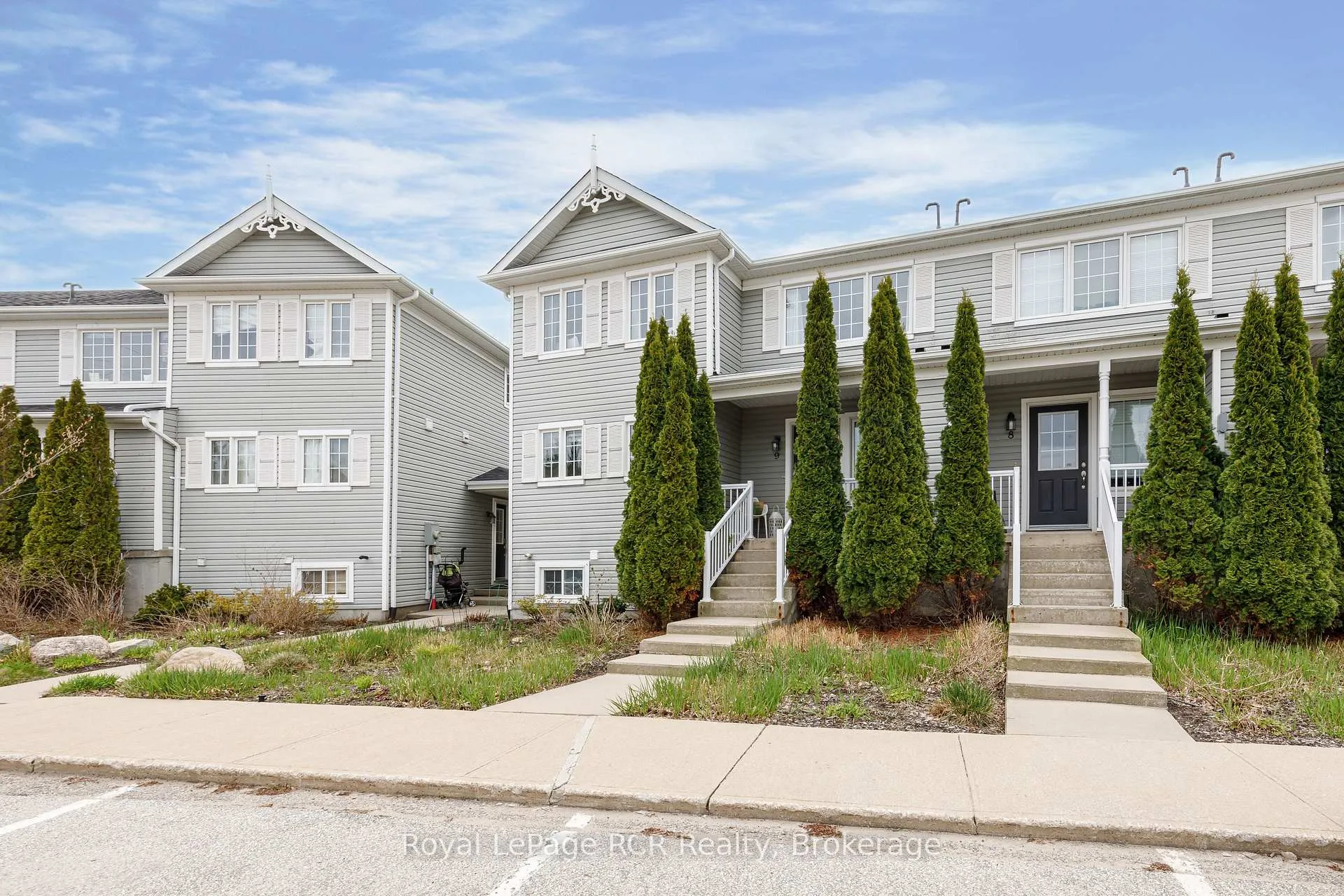 Photo 2 of 9 Royalton Lane, Collingwood — HOMEH
