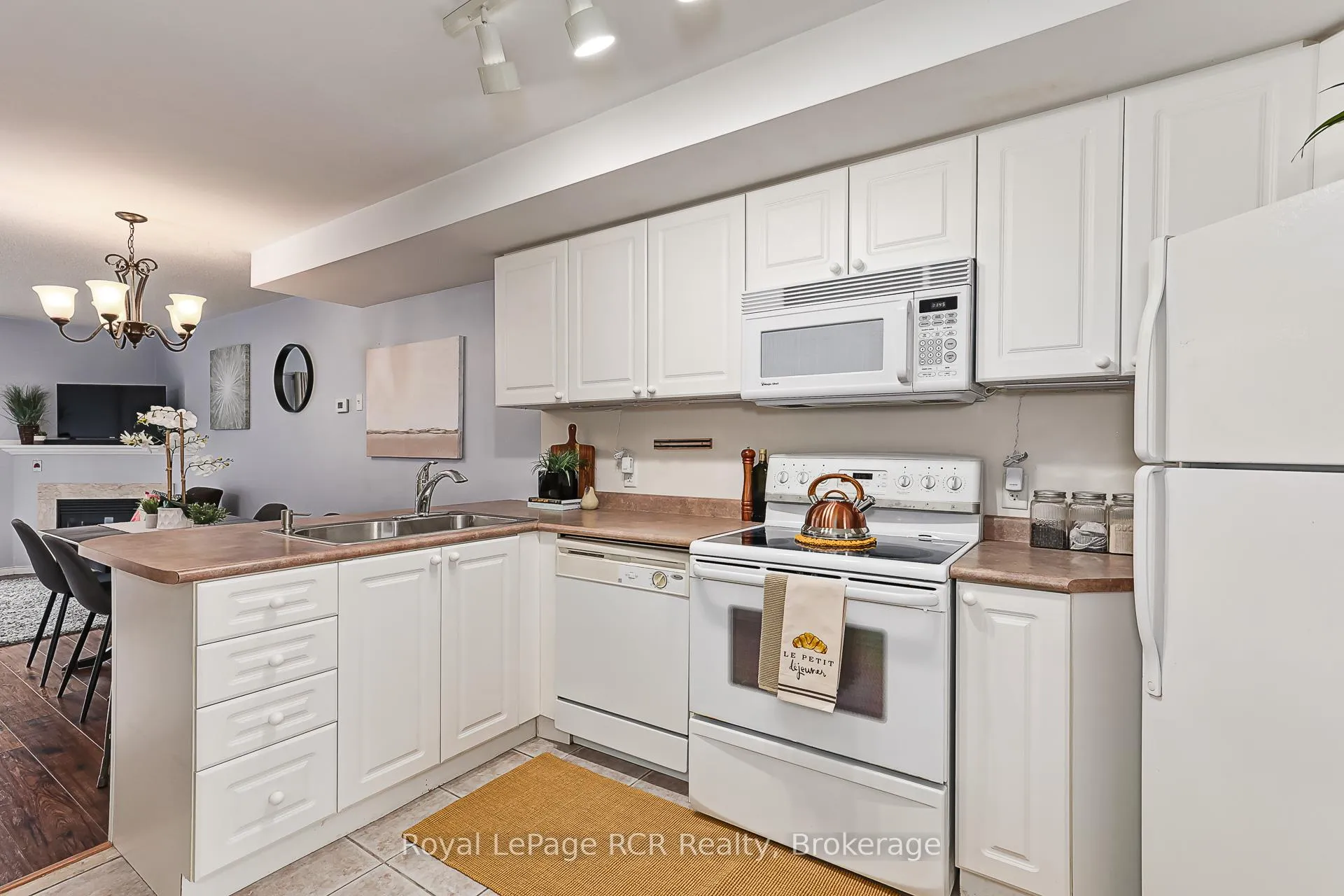 Photo 12 of 9 Royalton Lane, Collingwood — HOMEH