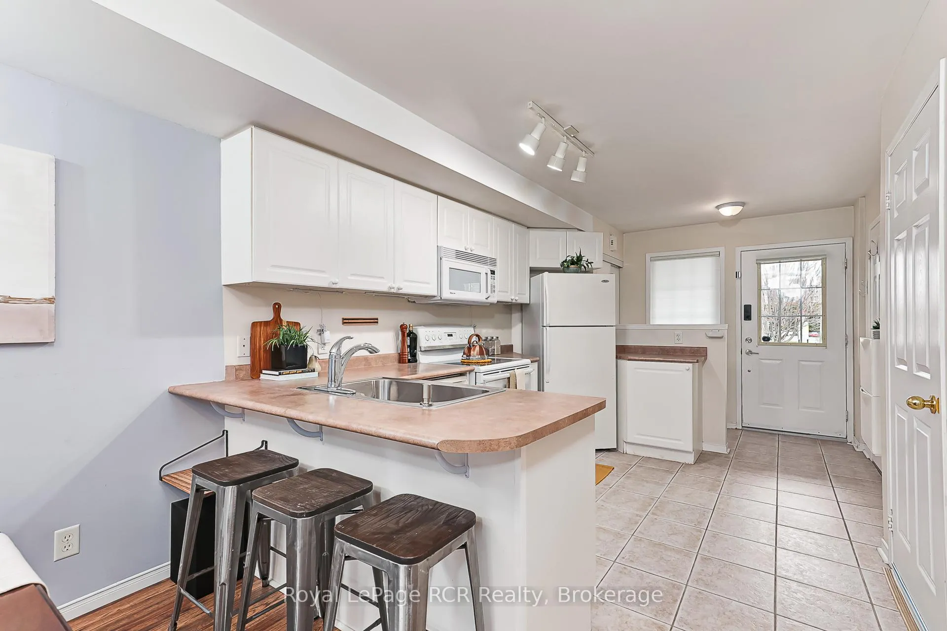 Photo 13 of 9 Royalton Lane, Collingwood — HOMEH