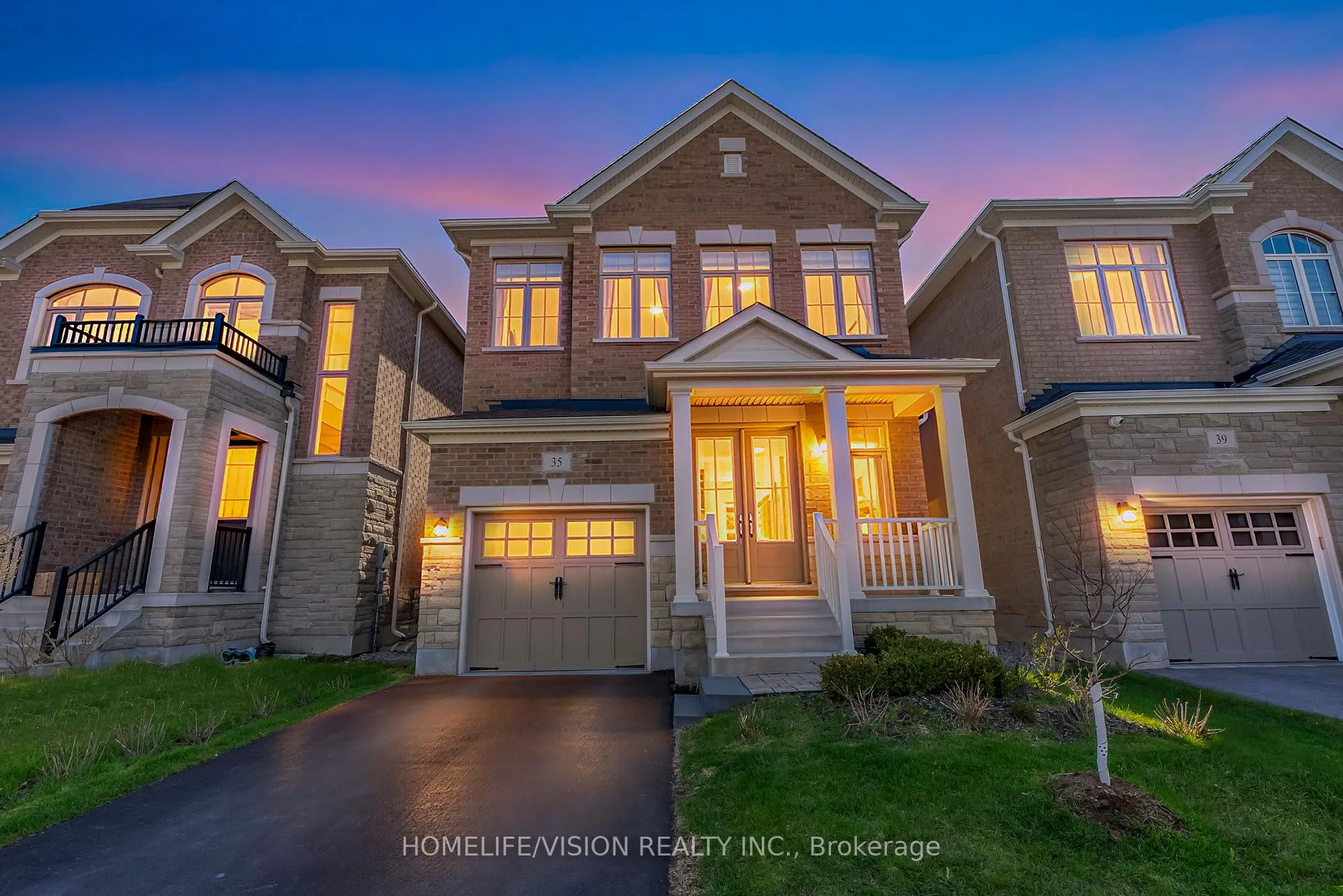 Photo 2 of 35 Pine Hill Crescent, Aurora, Aurora Estates — HOMEH