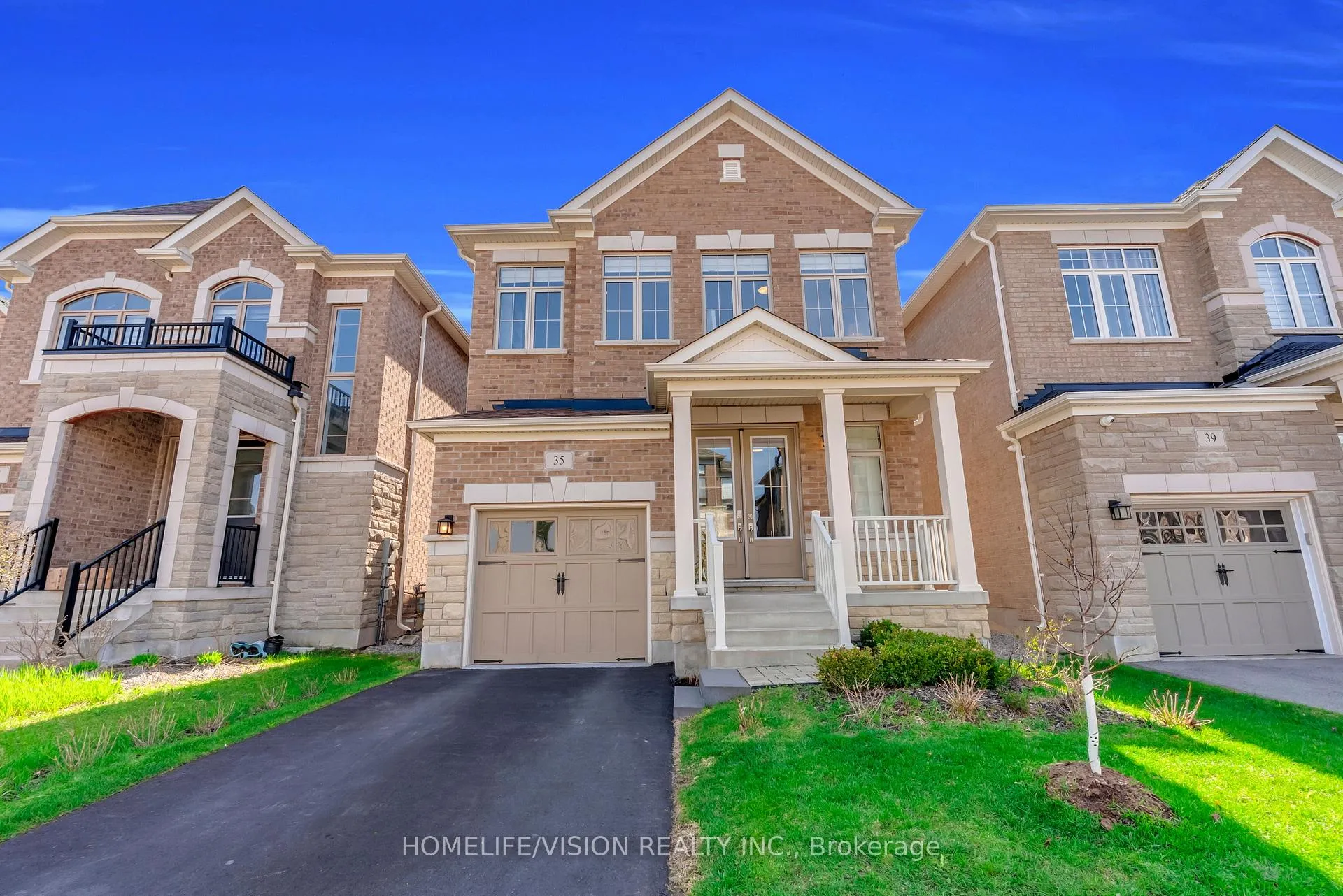 Photo 4 of 35 Pine Hill Crescent, Aurora, Aurora Estates — HOMEH