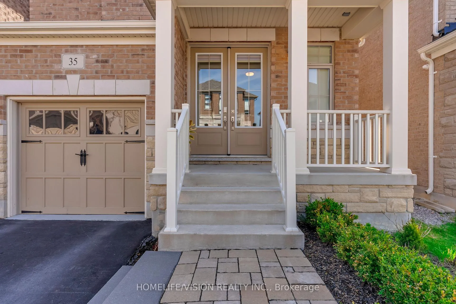 Photo 8 of 35 Pine Hill Crescent, Aurora, Aurora Estates — HOMEH