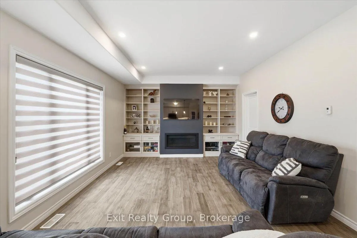 Photo 17 of 55 Stonecrest Boulevard, Quinte West, Sidney Ward — HOMEH