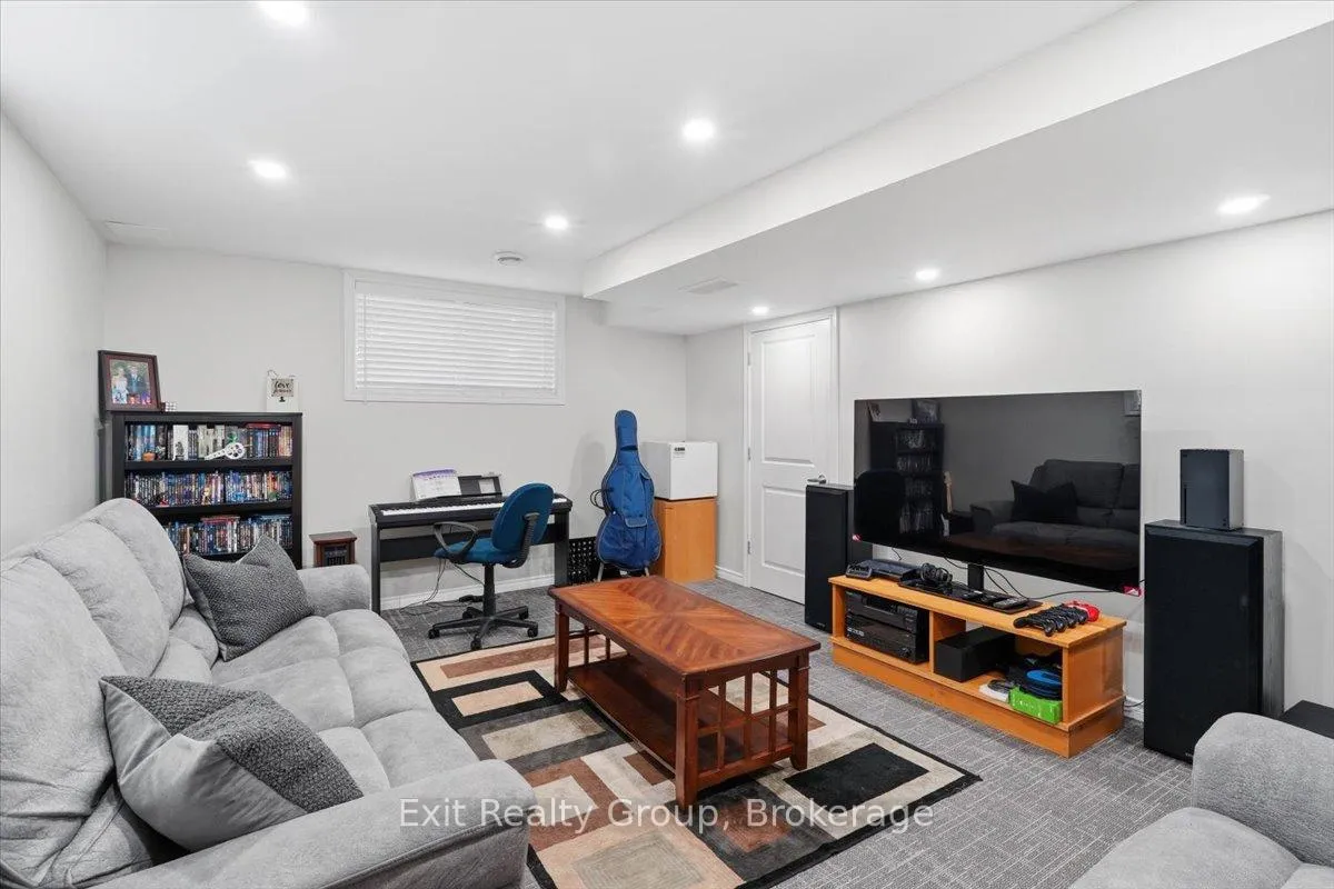 Photo 32 of 55 Stonecrest Boulevard, Quinte West, Sidney Ward — HOMEH