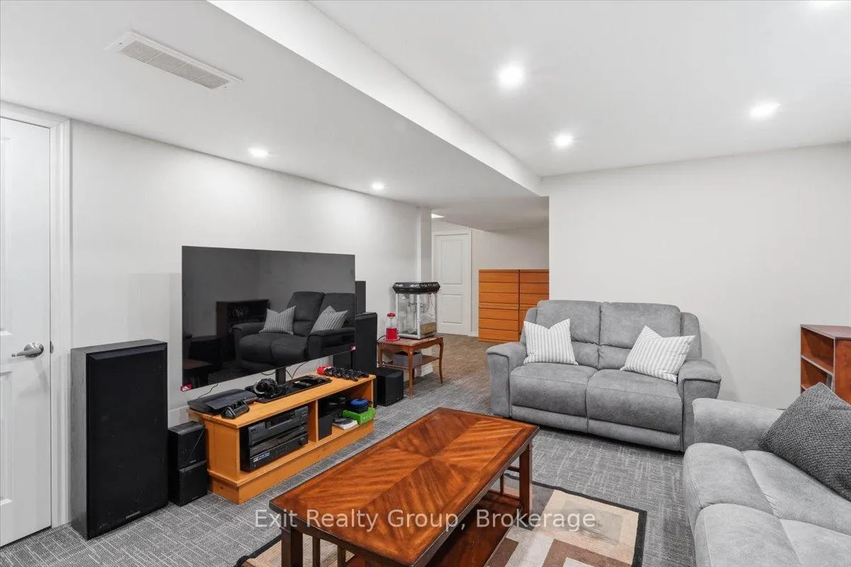 Photo 33 of 55 Stonecrest Boulevard, Quinte West, Sidney Ward — HOMEH