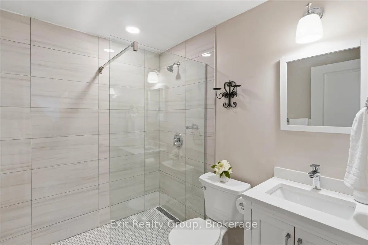 Photo 34 of 55 Stonecrest Boulevard, Quinte West, Sidney Ward — HOMEH