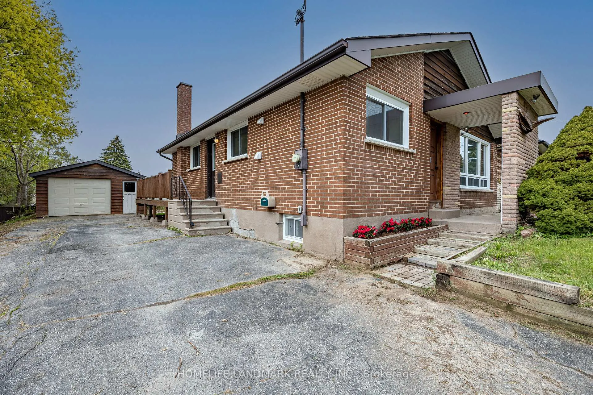 Photo 3 of 500 Larry Avenue, Oshawa, Samac — HOMEH