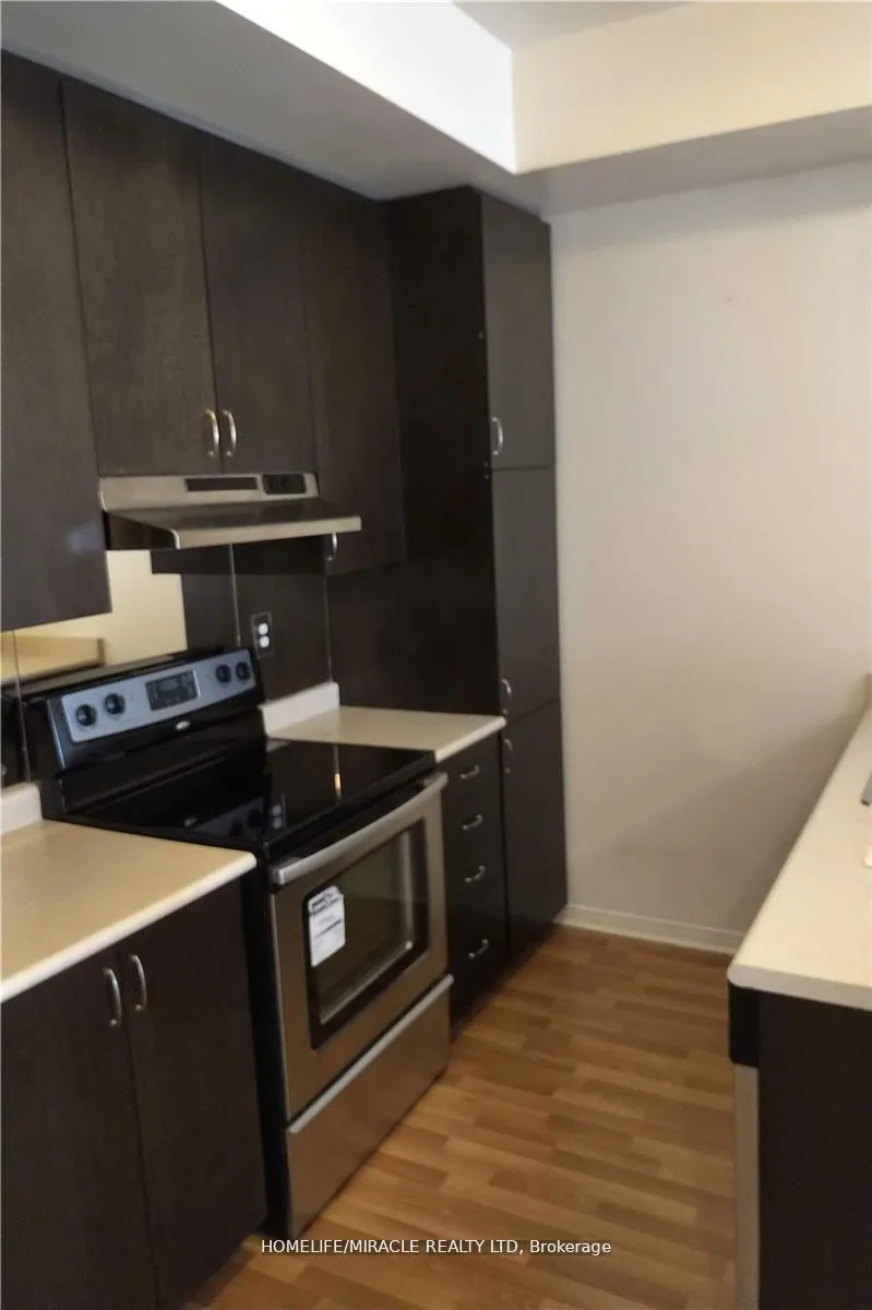 Photo 4 of Unit 76, 60 Fairwood Circle, Brampton, Sandringham-Wellington — HOMEH