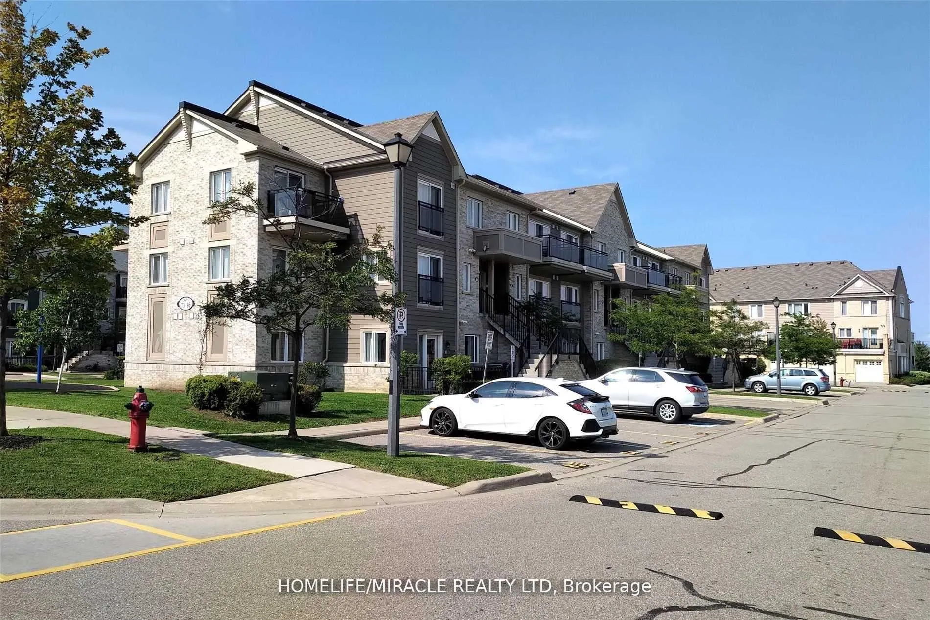 Photo 7 of Unit 76, 60 Fairwood Circle, Brampton, Sandringham-Wellington — HOMEH