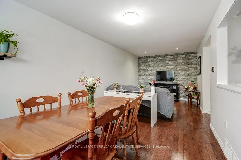 Photo 3 of Unit 18, 1350 Limeridge Road E, Hamilton, Trenholme — HOMEH
