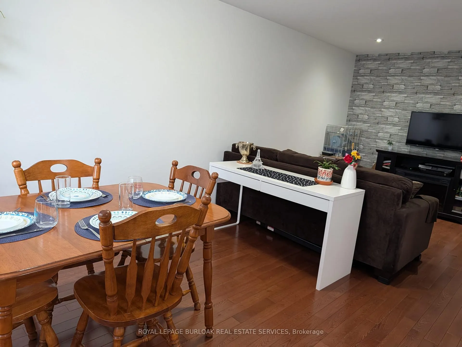 Photo 4 of Unit 18, 1350 Limeridge Road E, Hamilton, Trenholme — HOMEH