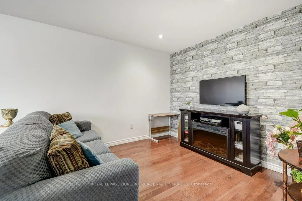 Photo 6 of Unit 18, 1350 Limeridge Road E, Hamilton, Trenholme — HOMEH