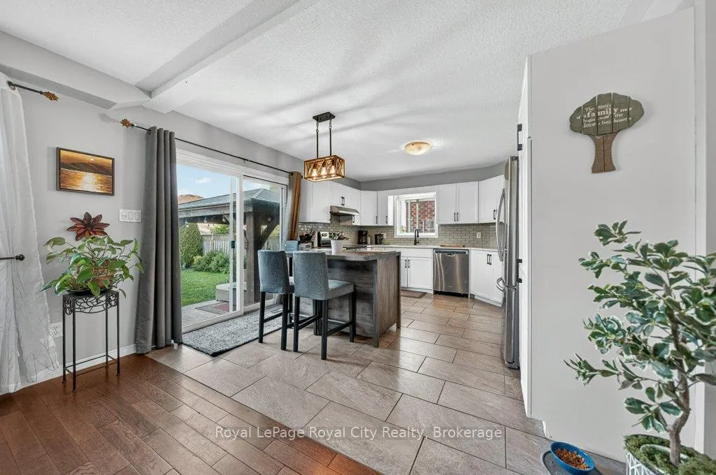Photo 11 of 43 Brenneman Drive, Wilmot, Baden — HOMEH