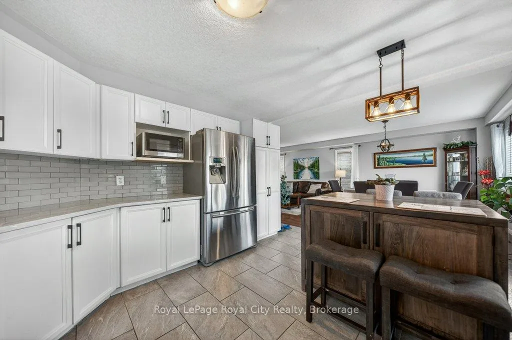 Photo 16 of 43 Brenneman Drive, Wilmot, Baden — HOMEH