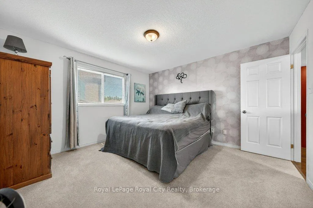 Photo 28 of 43 Brenneman Drive, Wilmot, Baden — HOMEH
