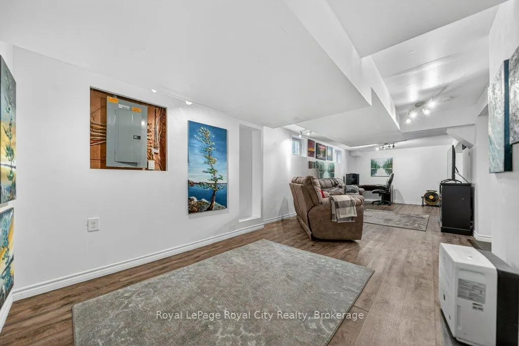 Photo 38 of 43 Brenneman Drive, Wilmot, Baden — HOMEH