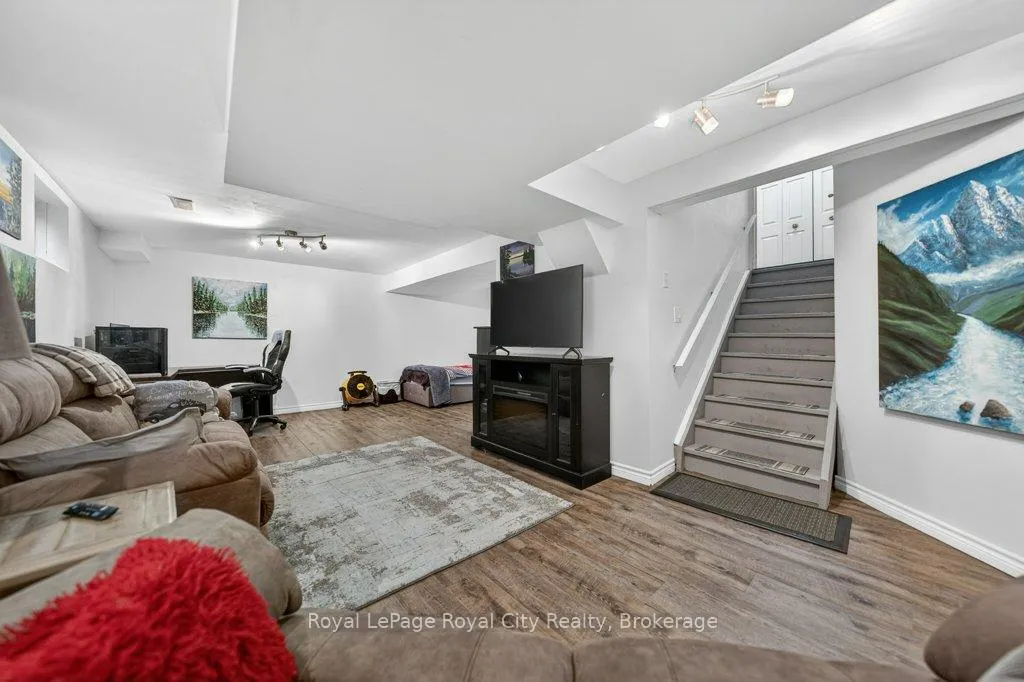 Photo 39 of 43 Brenneman Drive, Wilmot, Baden — HOMEH