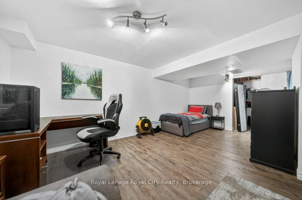 Photo 40 of 43 Brenneman Drive, Wilmot, Baden — HOMEH