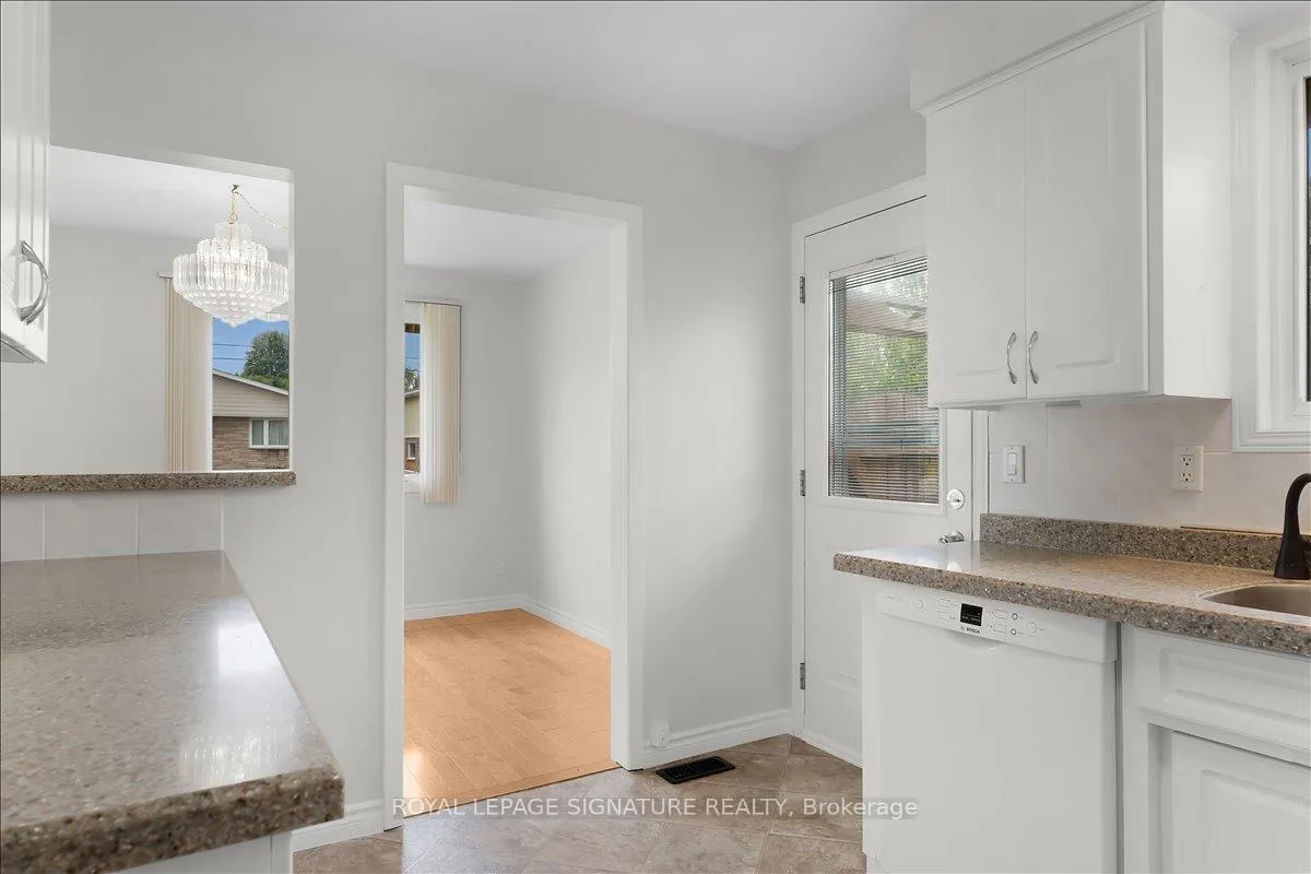 Photo 10 of 421 Franklin Street N, Kitchener, Stanley Park/Centreville — HOMEH