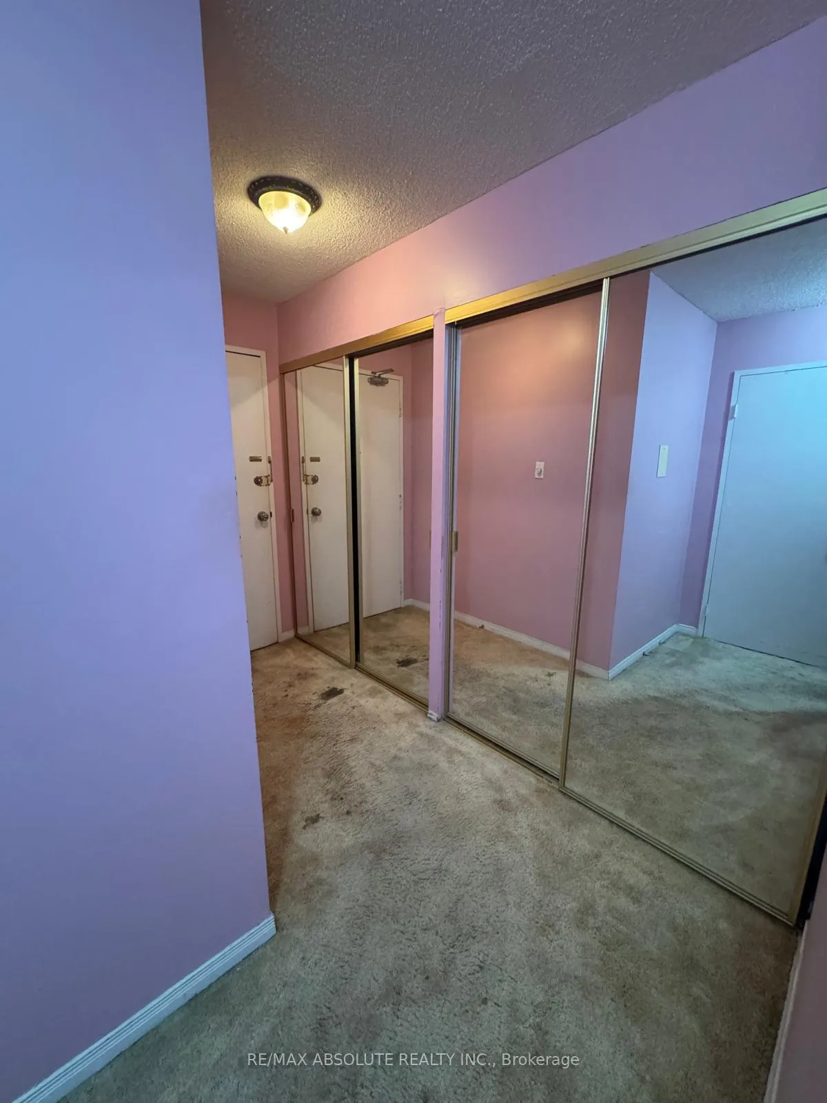 Photo 3 of Unit 1607, 158A McArthur Avenue, Ottawa, Vanier — HOMEH
