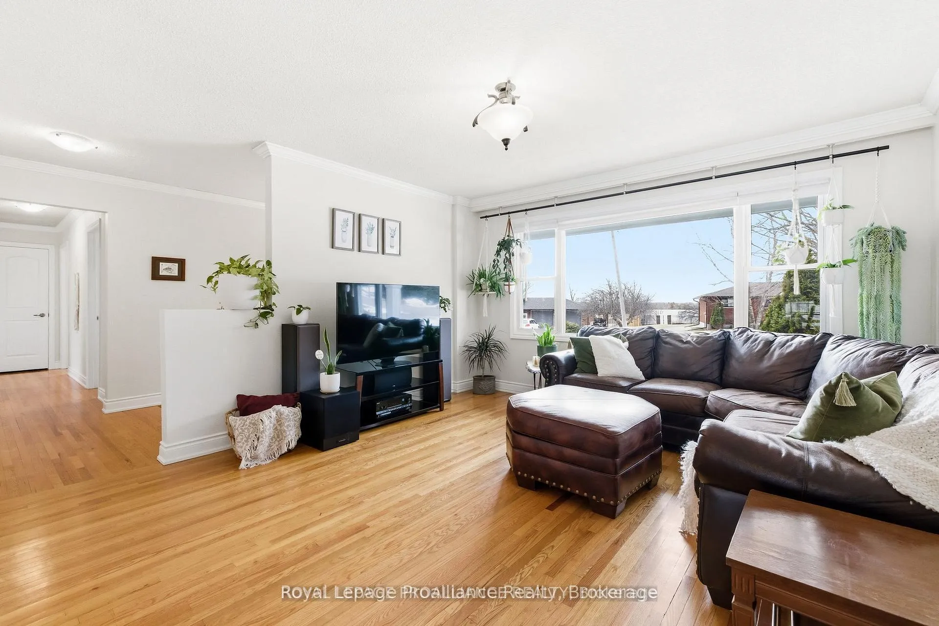 Photo 6 of 836 Stewart Drive, Peterborough, Ashburnham Ward 4 — HOMEH