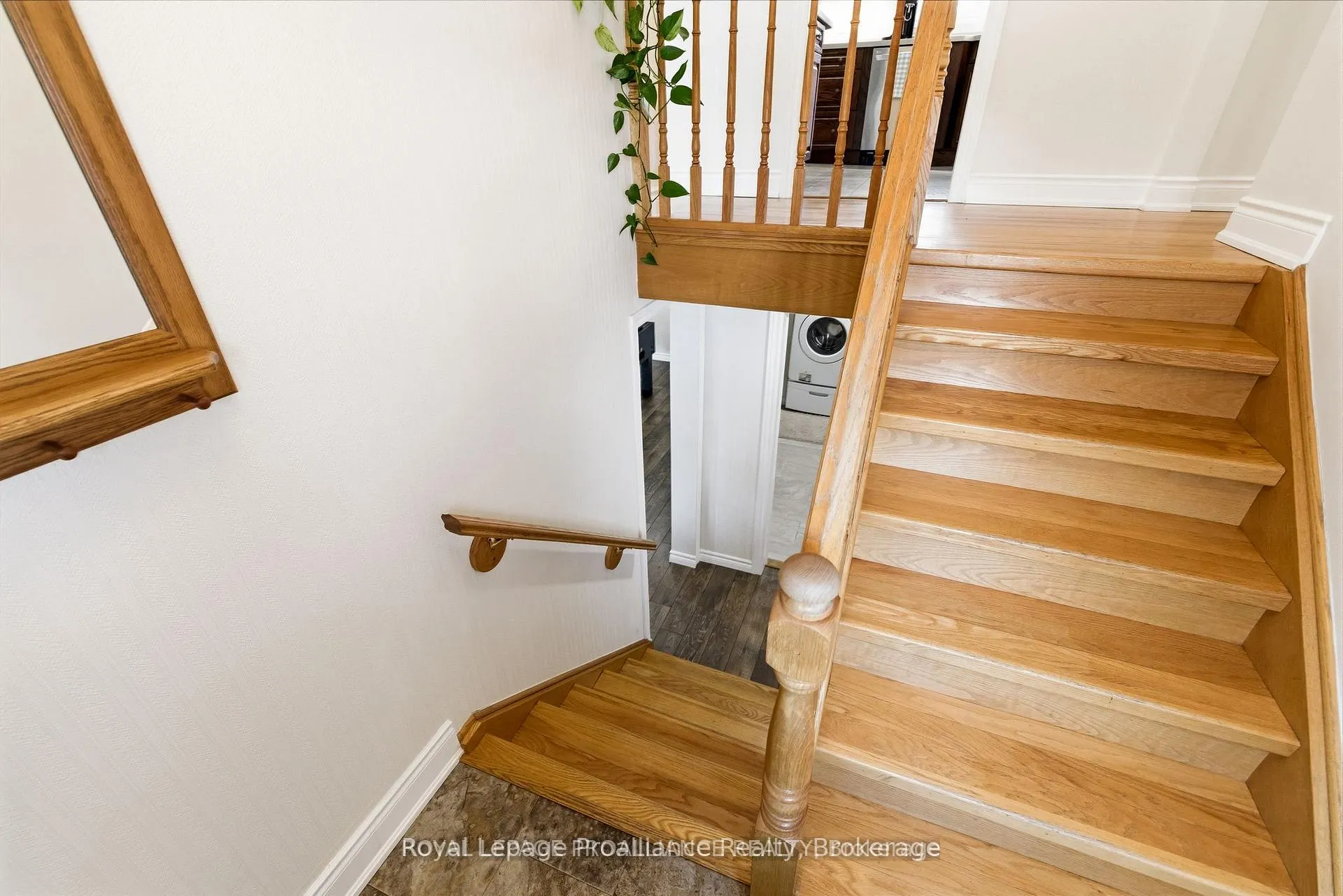 Photo 21 of 836 Stewart Drive, Peterborough, Ashburnham Ward 4 — HOMEH