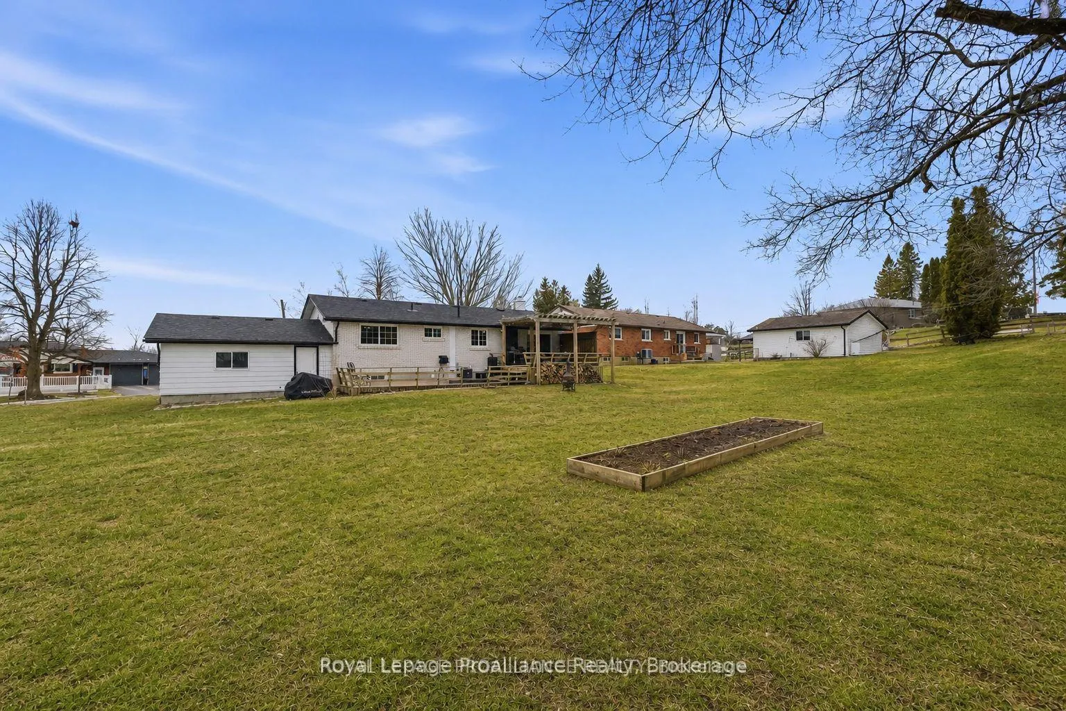 Photo 37 of 836 Stewart Drive, Peterborough, Ashburnham Ward 4 — HOMEH