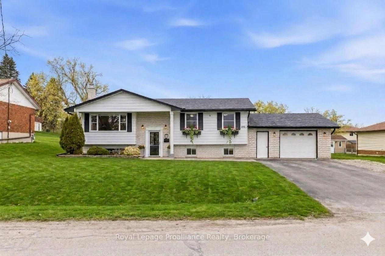 Photo 1 of 836 Stewart Drive, Peterborough, Ashburnham Ward 4 — HOMEH