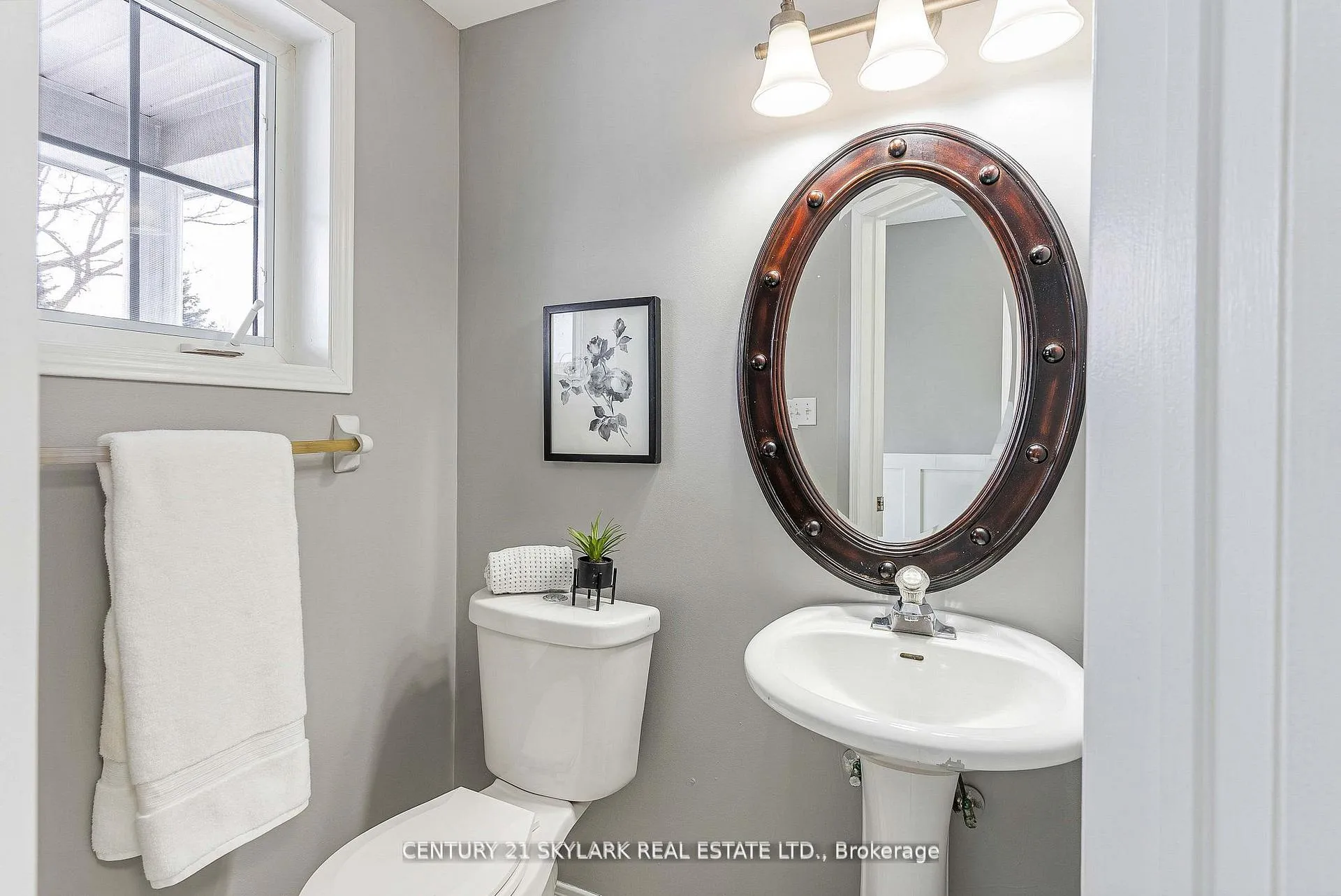 Photo 6 of 12 Carrington Place, Whitby, Williamsburg — HOMEH