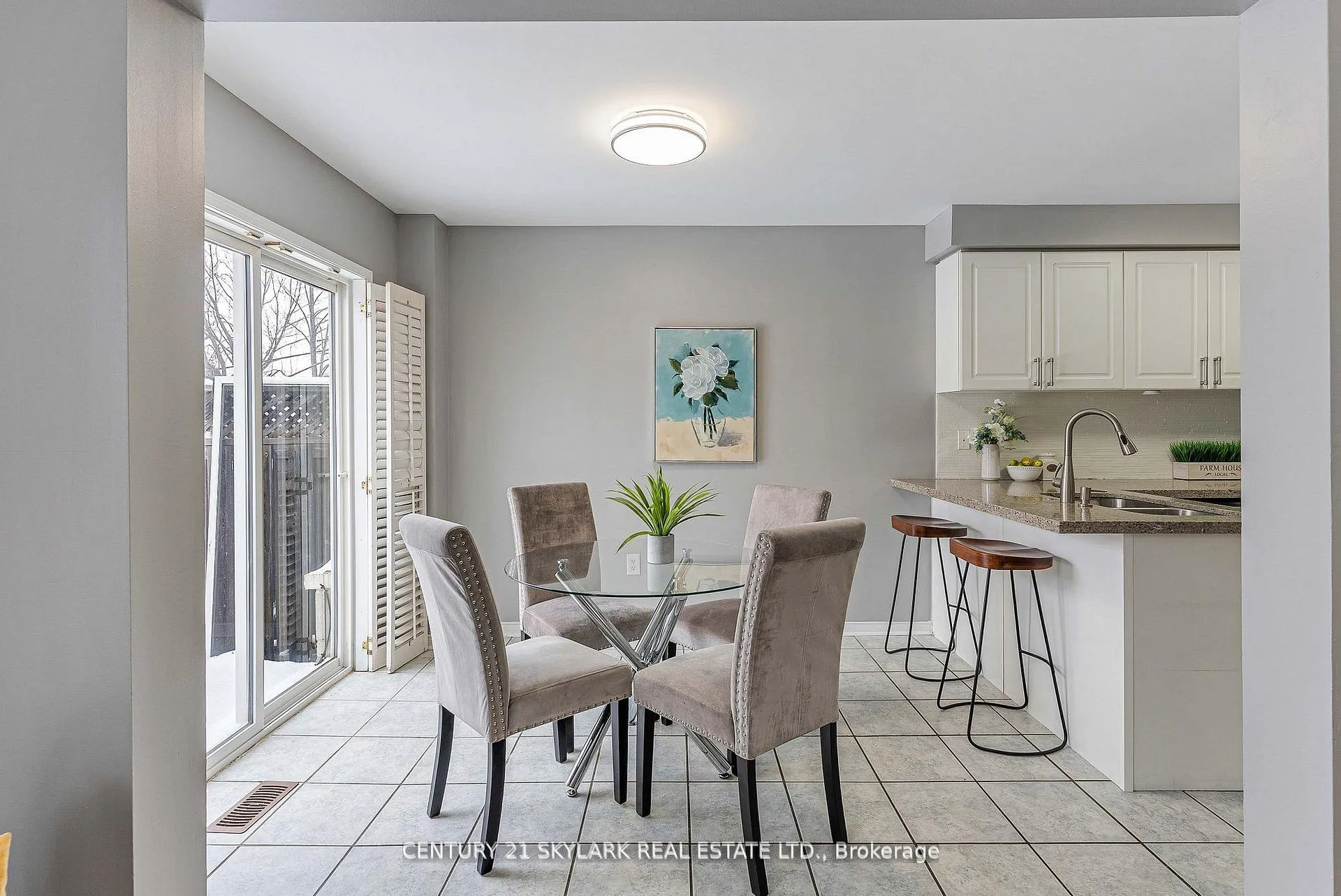 Photo 16 of 12 Carrington Place, Whitby, Williamsburg — HOMEH