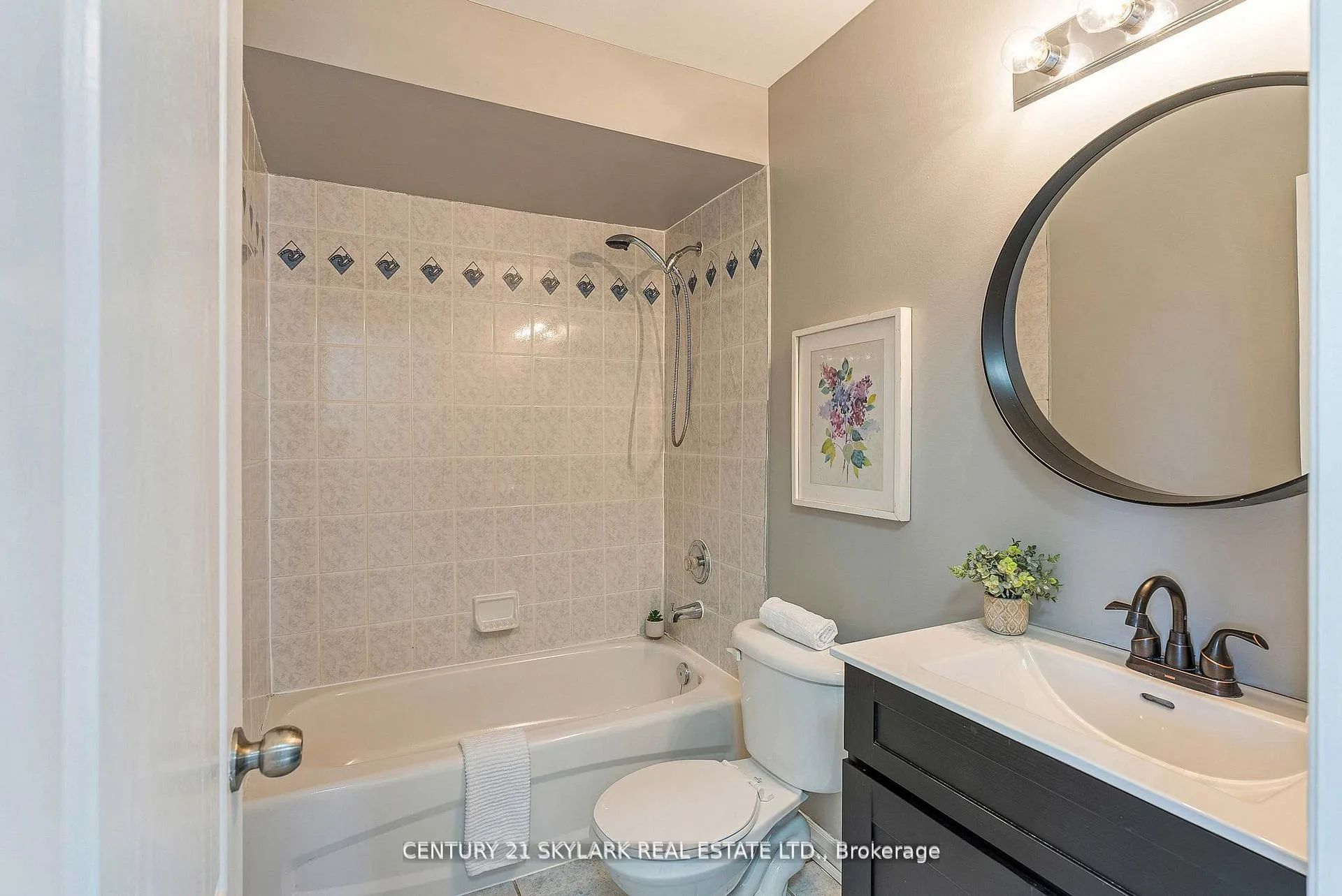Photo 23 of 12 Carrington Place, Whitby, Williamsburg — HOMEH