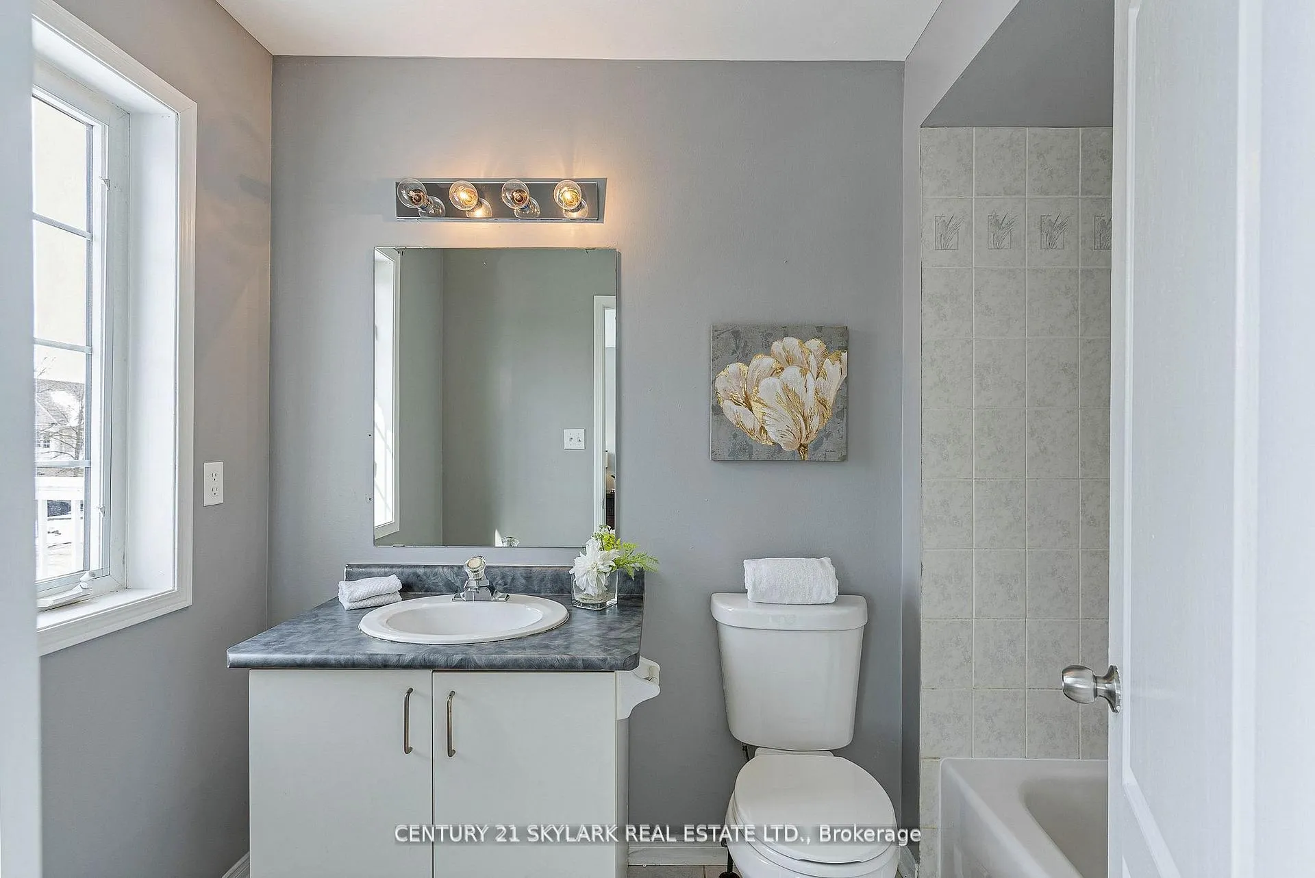 Photo 27 of 12 Carrington Place, Whitby, Williamsburg — HOMEH