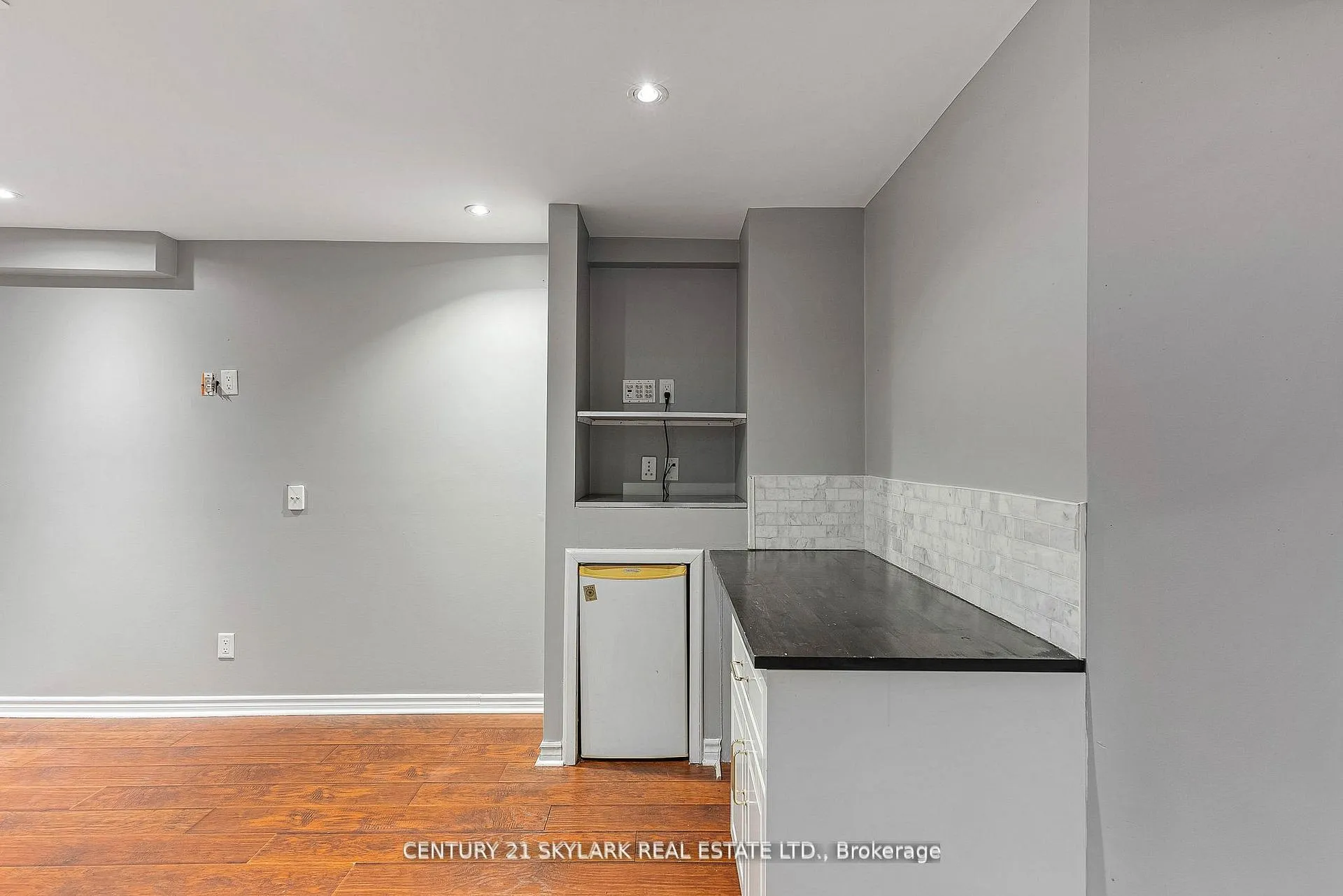 Photo 34 of 12 Carrington Place, Whitby, Williamsburg — HOMEH