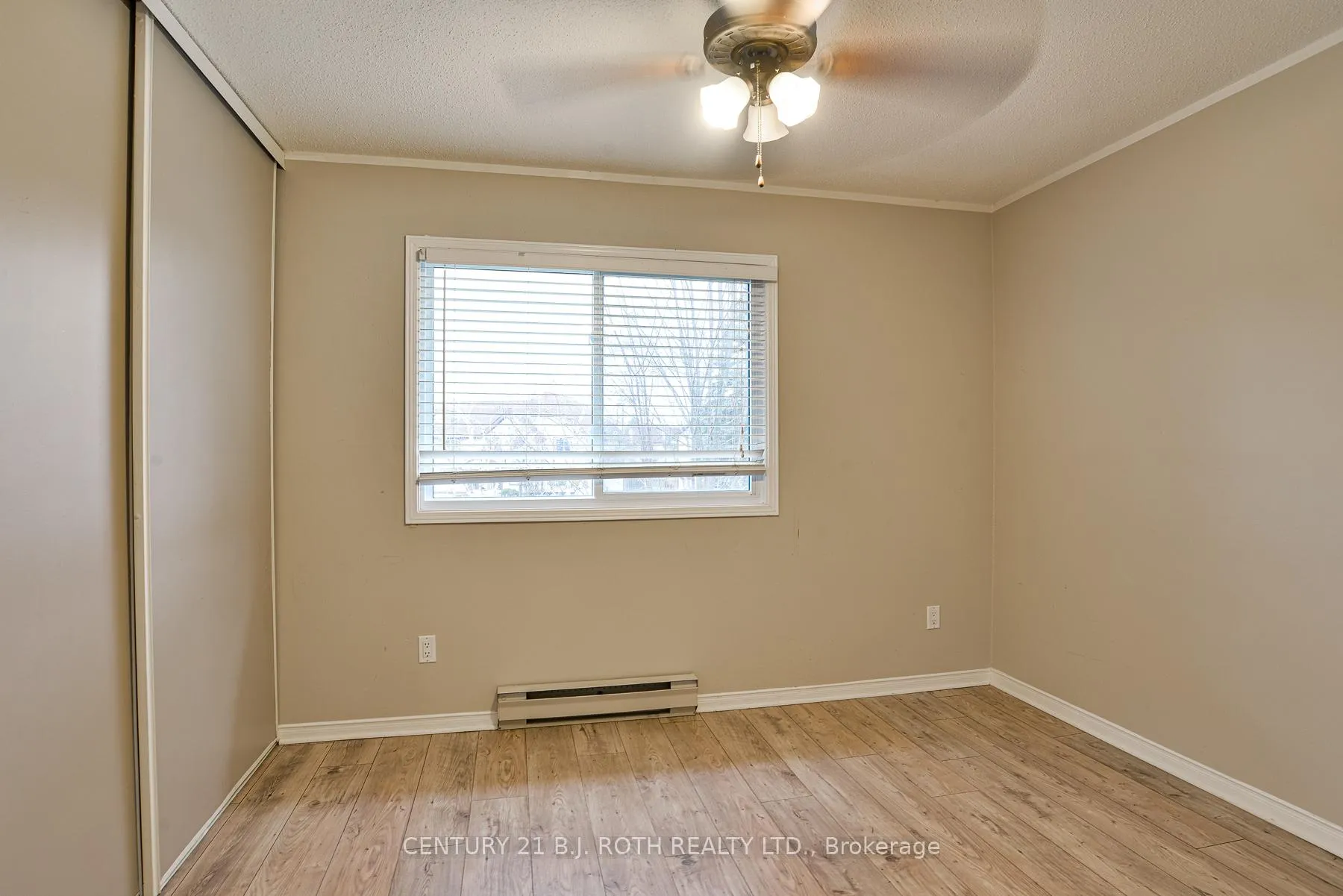 Photo 21 of Unit Unit #37, 11 Laguna Parkway, Ramara, Rural Ramara — HOMEH