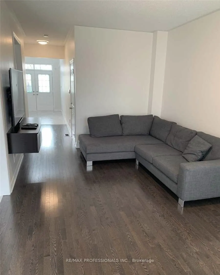 Photo 2 of 44 Villadowns Trail, Brampton, Sandringham-Wellington North — HOMEH