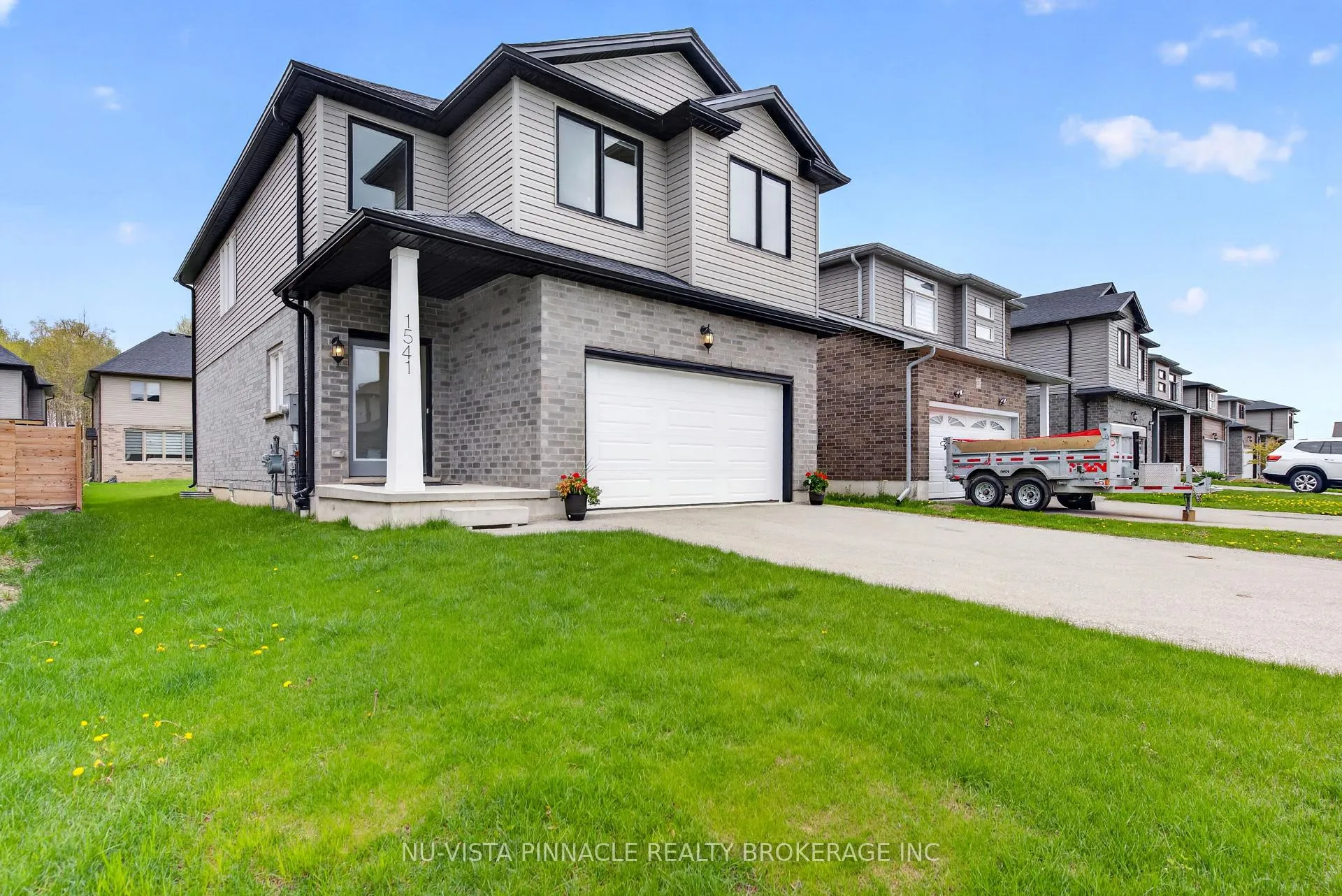 Photo 3 of 1541 Applerock Avenue, London, North S — HOMEH