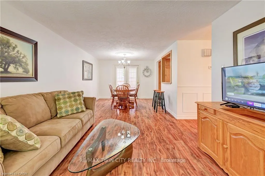 Photo 6 of 3 Parkland Crescent, Kitchener, Forest Heights — HOMEH