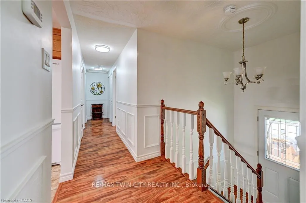 Photo 7 of 3 Parkland Crescent, Kitchener, Forest Heights — HOMEH